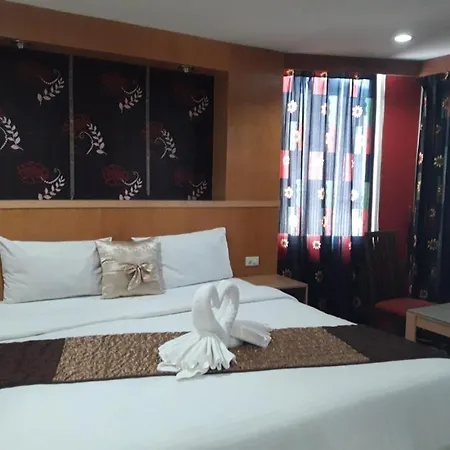 New Pind Balluchi Hotel *