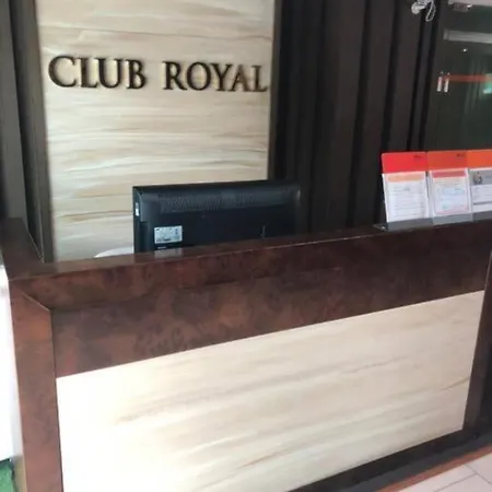 Apartment On The In Club Royal North