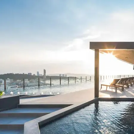 Base King-bed Apartment Pattaya