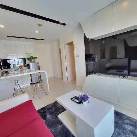 Luxury Spacious 1br With Balcony Apartment Pattaya