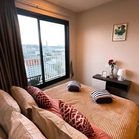 Base Long Balcony King-bed With Infinity Pool Pattaya
