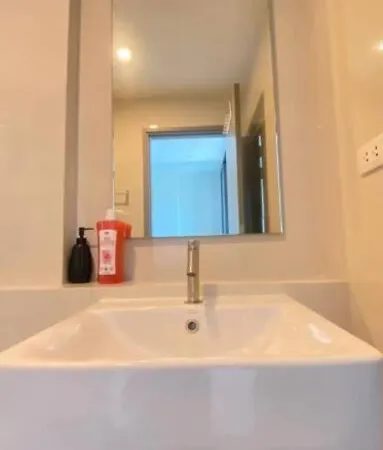 อพาร์ทเม้น Base Quiet King-bed With Infinity Pool & Free Netflix!