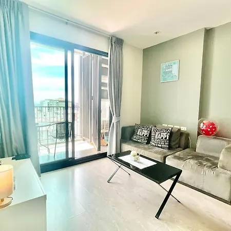 Base Huge 2bed King&queen With Infinity Pool & Free Netflix!