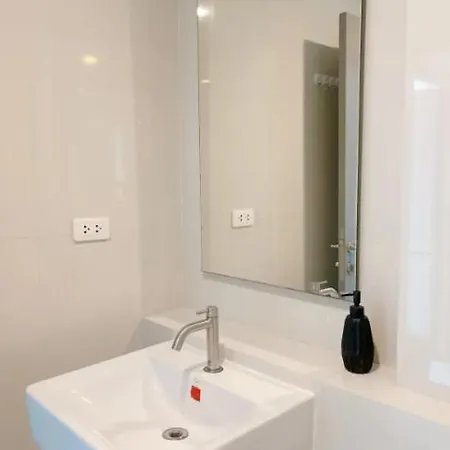 The Base Long Balcony King-bed With Infinity Pool & Free Netflix Pattaya