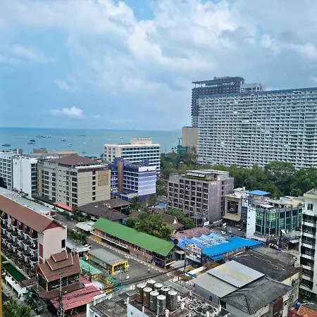 Edge Near Walking Street อพาร์ทเม้น Pattaya