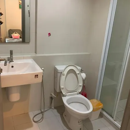 Base Aparthotel