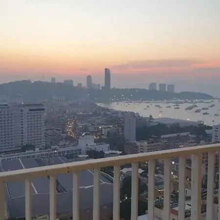 อพาร์ทเม้น The Base 2bed King&queen With Infinity Pool & Free Netflix! *