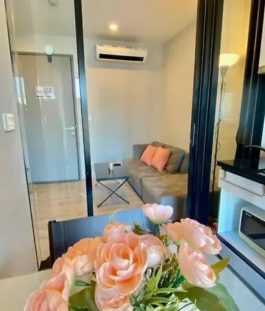 The Base Long Balcony King-bed With Infinity Pool & Free Netflix Pattaya
