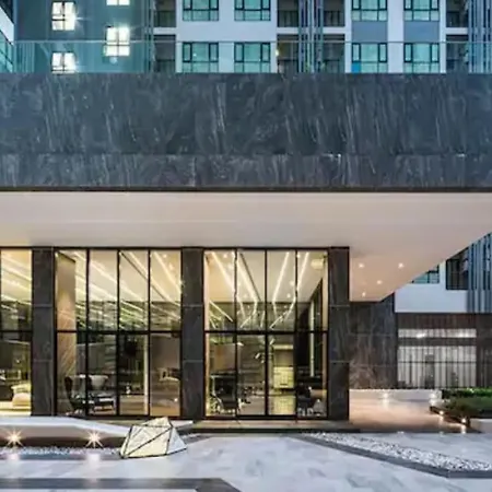 The Base Quiet King-bed With Infinity Pool & Free Netflix