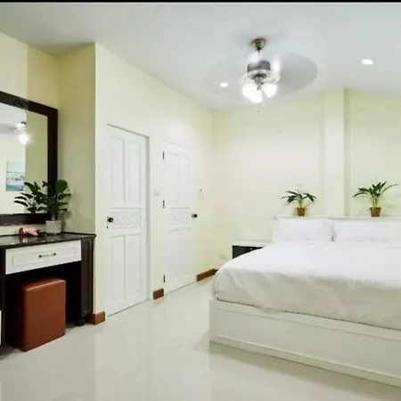 Lagoon 5 Bedroom Pool * Pattaya