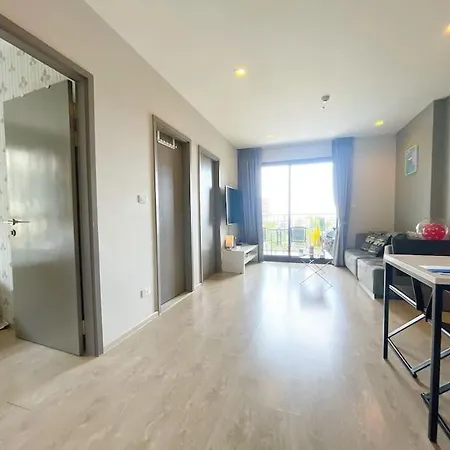 Base Huge 2bed King&queen With Infinity Pool & Free Netflix! * Pattaya