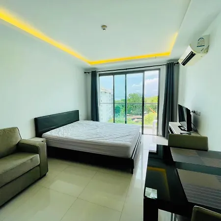 อพาร์ทเม้น Club Royal Wongamat By Sunny Pattaya