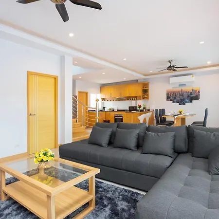 วิลล่า Relax Pool Near Walking Street,jacuzzi ,bbq 5bed 6bath House54 Pattaya