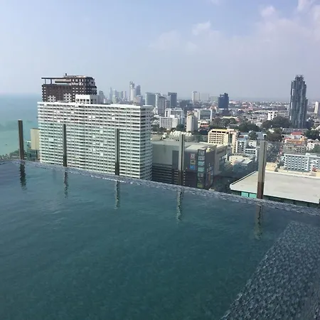 The Base市中心近海滩和商场的无边泳池一卧室公寓