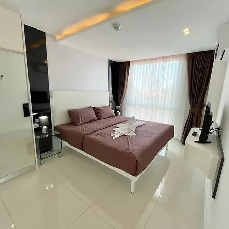Apartment Bright Corner 1 Bedroom In City Center *