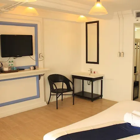 Kudos Boutique 4*