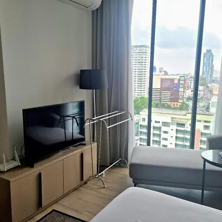 อพาร์ทเม้น Edge Near Walking Street Pattaya