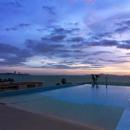 Wong Amat Beach Apartment