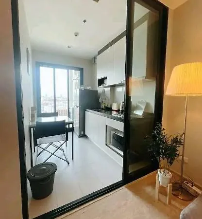 Base Long Balcony King-bed With Infinity Pool อพาร์ทเม้น