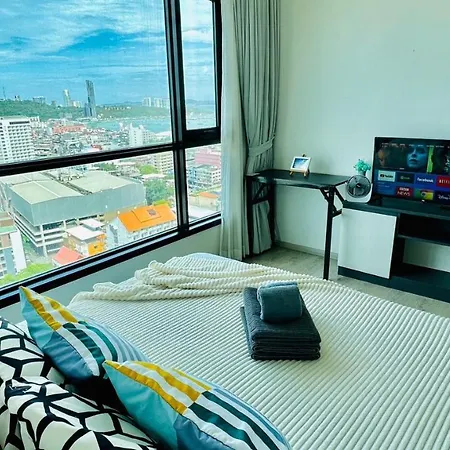 The Base 2bed King&queen Sky Seaview & Infinity Pool อพาร์ทเม้น