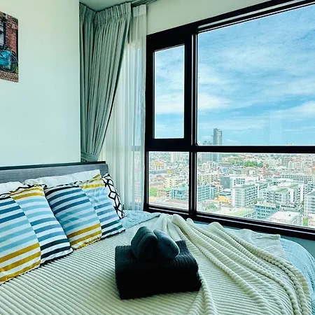 อพาร์ทเม้น The Base 2bed King&queen Sky Seaview & Infinity Pool Pattaya