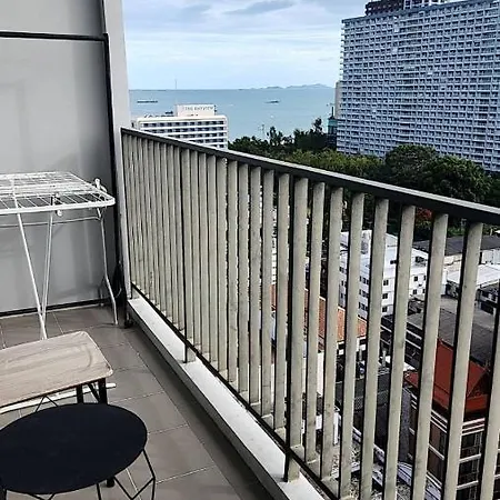 Base Aparthotel Pattaya