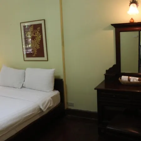 Safari Riviera Hotel