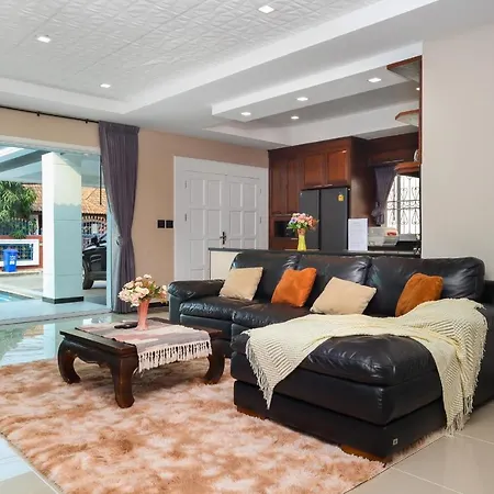 Villa Cityhouse-oscar,pool 4bedrooms-jacuzzi-walking Street 10min Pattaya