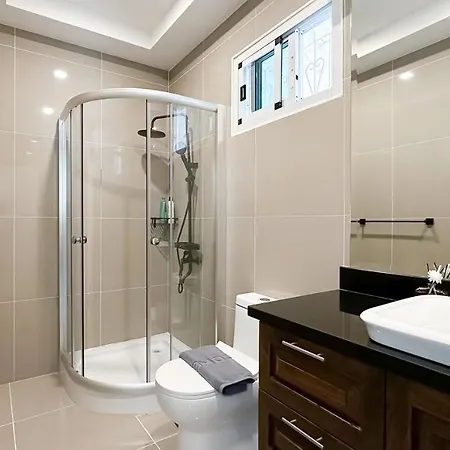Cityhouse-oscar,pool 4bedrooms-jacuzzi-walking Street 10min