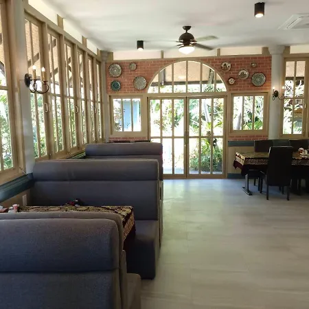 โรงแรม Let's Hyde & - Pool Pattaya