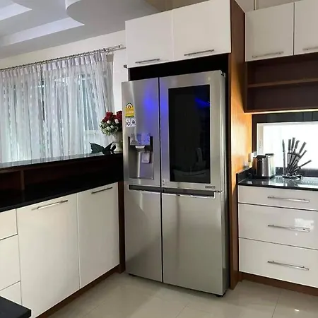 Lagoon 5 Bedroom Pool Pattaya