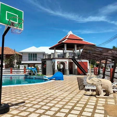 Lagoon 5 Bedroom Pool
