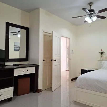 Villa Lagoon 5 Bedroom Pool Pattaya
