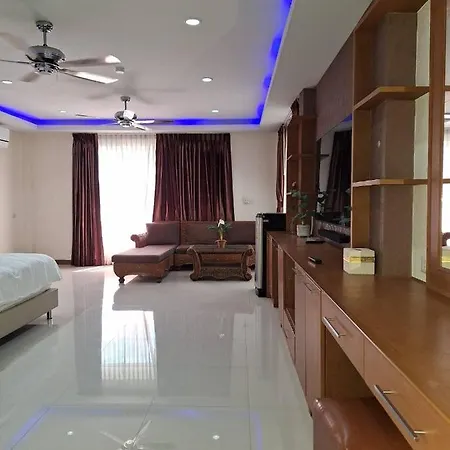 Lagoon 5 Bedroom Pool *