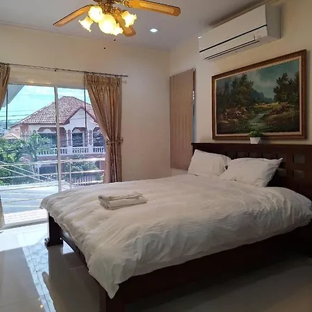 Lagoon 5 Bedroom Pool Villa Pattaya