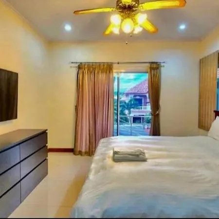 Villa Lagoon 5 Bedroom Pool Pattaya