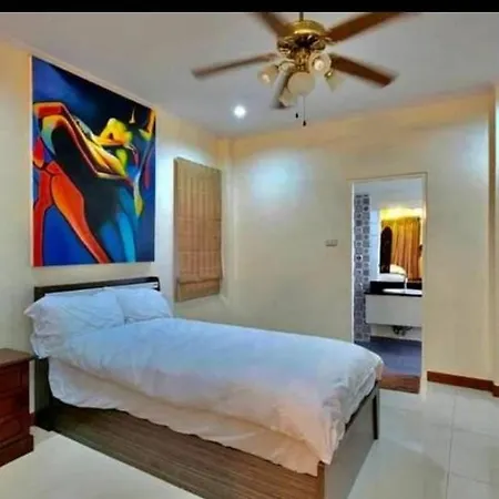 Lagoon 5 Bedroom Pool Villa Pattaya