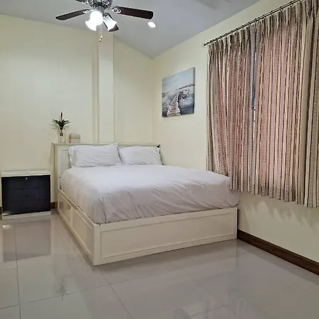 Villa Lagoon 5 Bedroom Pool Pattaya