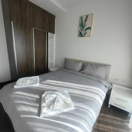 Posh-high Floor Sea View Suite高层海景套房2405 Apartment *