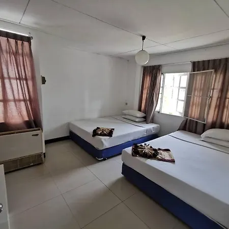 中天海滩&独栋别墅4卧&正对海边&交通方便&泰国大表哥房产 Villa Pattaya
