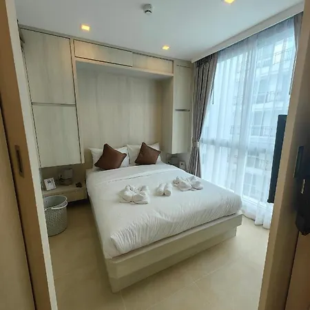 Apartment 芭堤雅奥林巴斯公寓 4 *