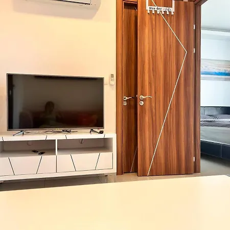 Arcadia 超大泳池 度假套房near Walking Street Apartment Pattaya