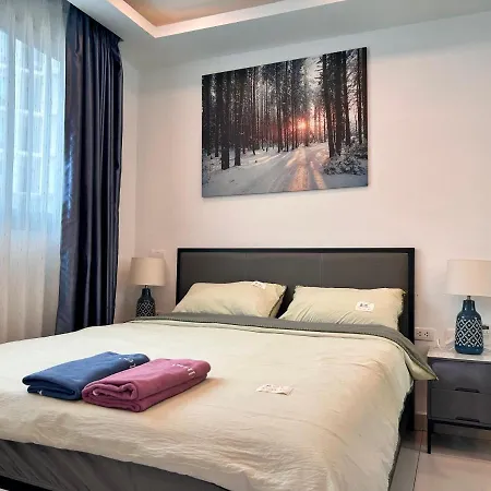 Apartment 1arcadia 市区超大泳池 公寓套房 Pattaya