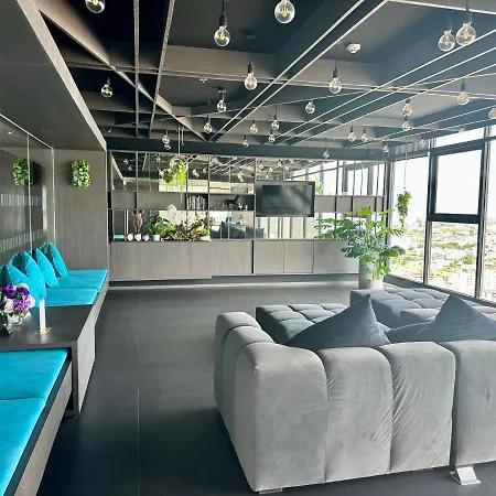 อพาร์ทเม้น Location With Swimming Pool, Gym, Sauna, Washing Mashine, Fast Internet In Of
