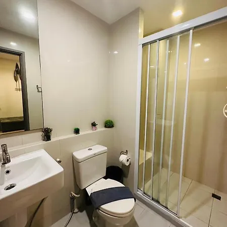 Location With Swimming Pool, Gym, Sauna, Washing Mashine, Fast Internet In Of อพาร์ทเม้น