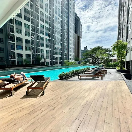 Location With Swimming Pool, Gym, Sauna, Washing Mashine, Fast Internet In Of อพาร์ทเม้น