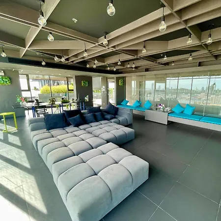Location With Swimming Pool, Gym, Sauna, Washing Mashine, Fast Internet In Of อพาร์ทเม้น Pattaya