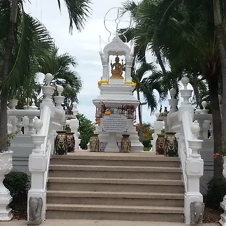 Jomtien Condotel *