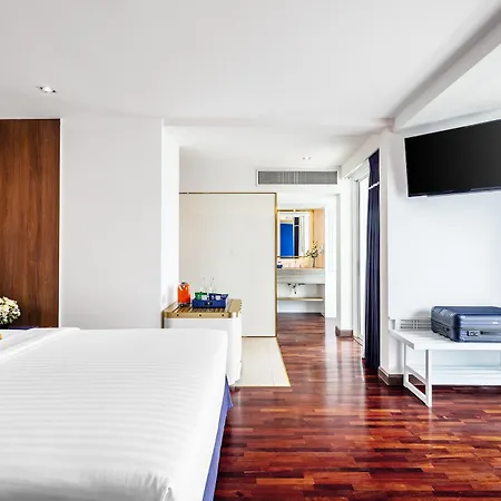 Blue Formerly A-one New Wing โรงแรม 4*