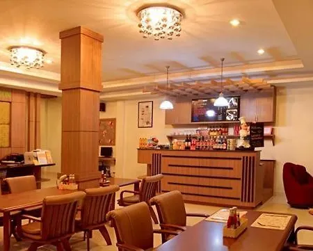 Oyo 146 Rivana Boutique By Sandara โรงแรม 3*